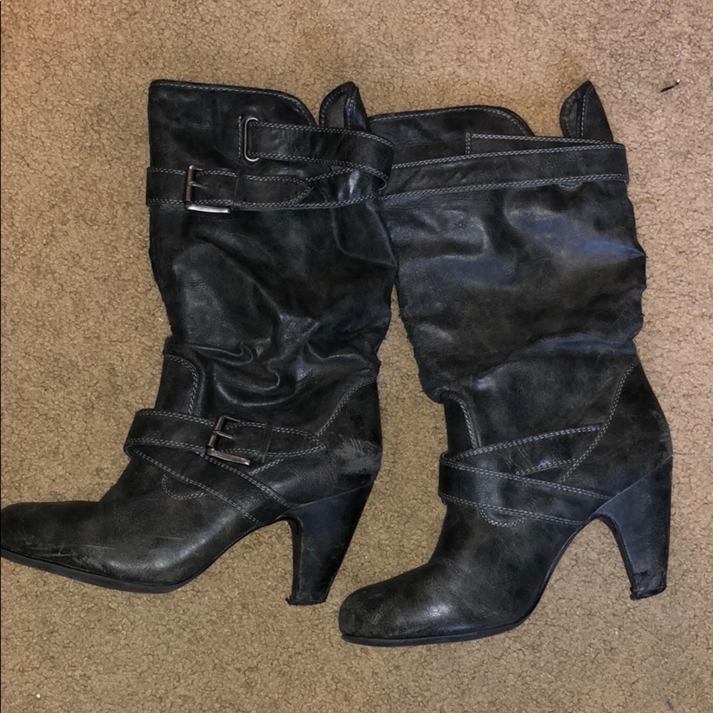 Grey boots